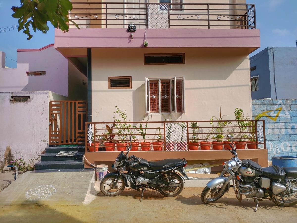 Vijayanagara Home Stay Hampi Exterior foto